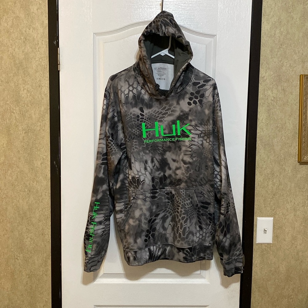 Huk Men's Gray Camo Hoodie